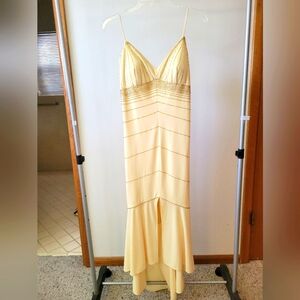 De Laru yellow high low gown with bead detail size 9 juniors